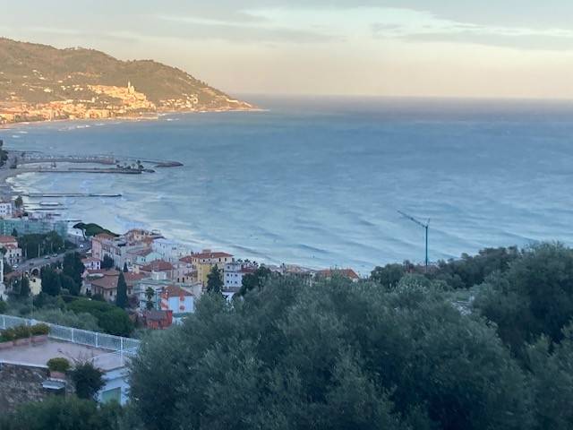 casa indipendente in vendita a Diano Marina
