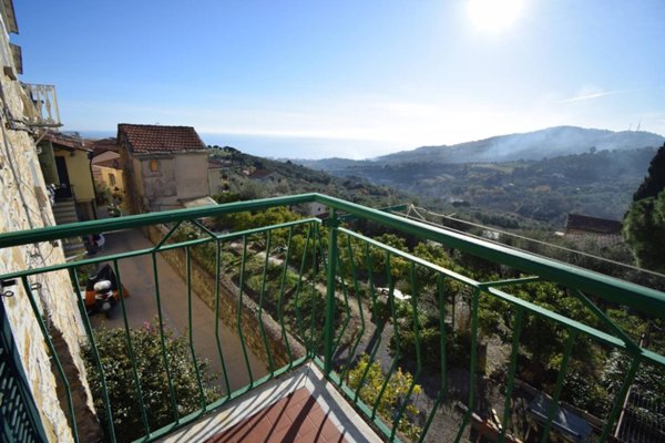 casa indipendente in vendita a Diano Marina in zona Serreta