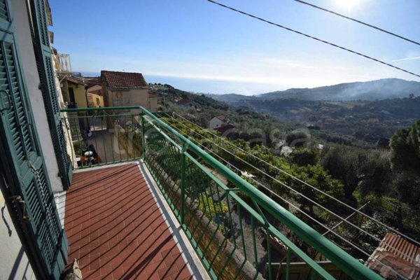 casa indipendente in vendita a Diano Marina in zona Serreta