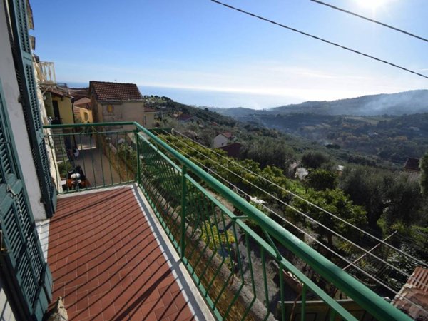 casa indipendente in vendita a Diano Marina in zona Serreta