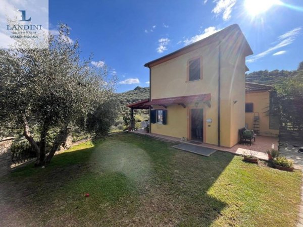 casa indipendente in vendita a Diano Marina in zona Muratori