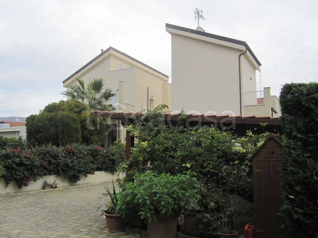 casa indipendente in vendita a Diano Marina