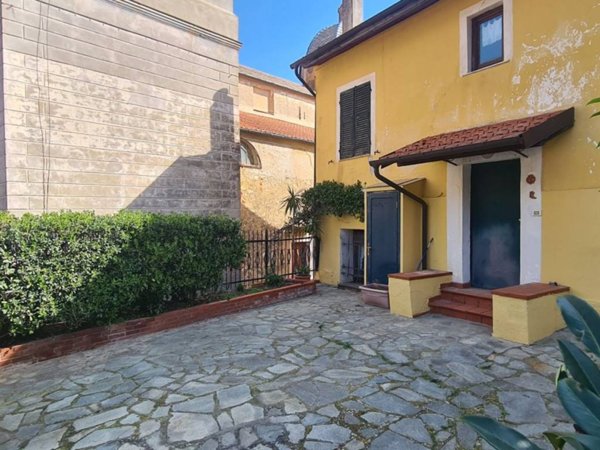casa indipendente in vendita a Diano Marina