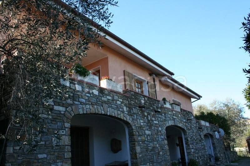casa indipendente in vendita a Diano Marina in zona Gorleri