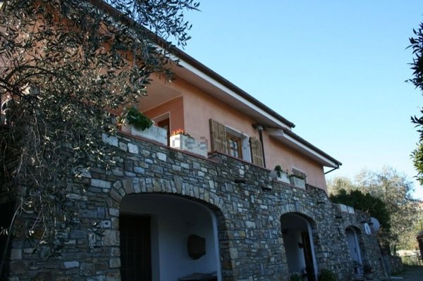 casa indipendente in vendita a Diano Marina in zona Gorleri