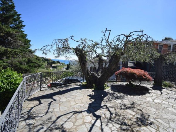 casa indipendente in vendita a Diano Marina