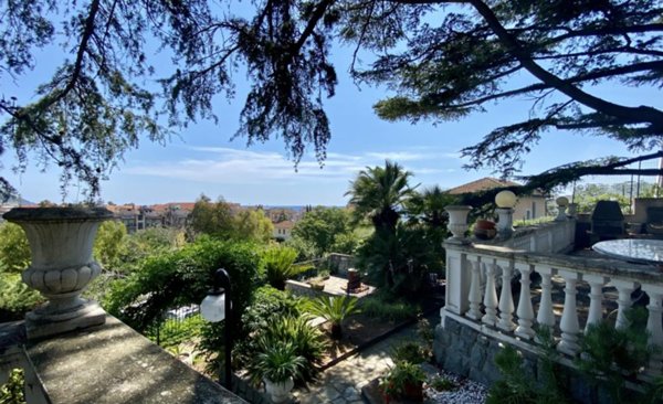 casa indipendente in vendita a Diano Marina