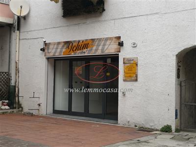 locale commerciale in vendita a Diano Marina