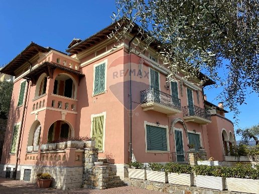 casa indipendente in vendita a Diano Marina