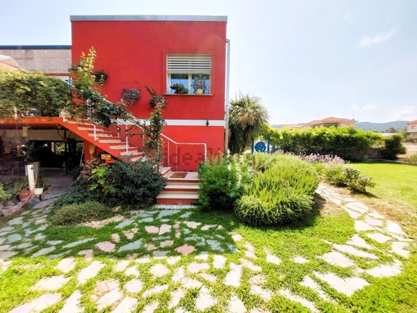 casa indipendente in vendita a Diano Marina