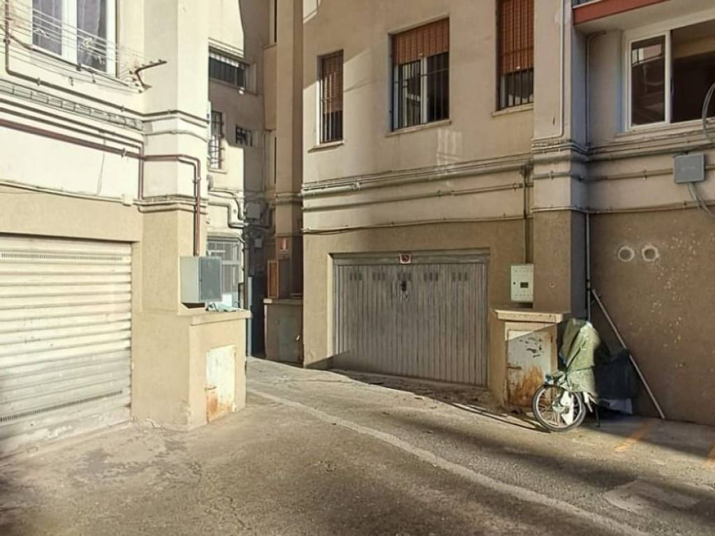 locale commerciale in vendita a Diano Marina
