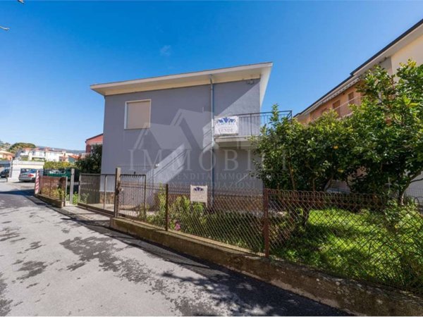 casa indipendente in vendita a Diano Marina