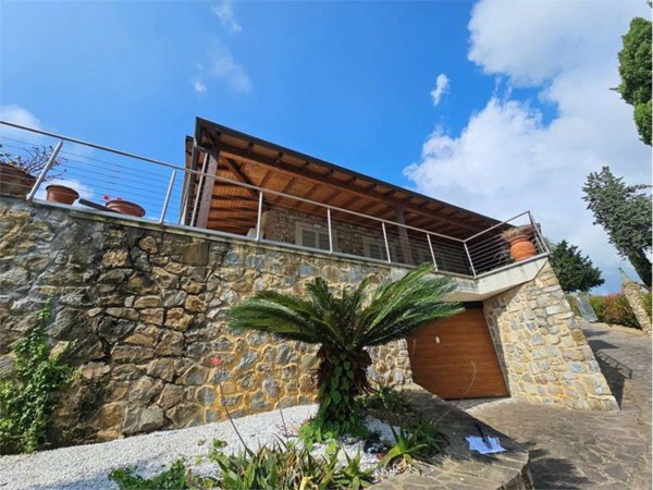 casa indipendente in vendita a Diano Marina