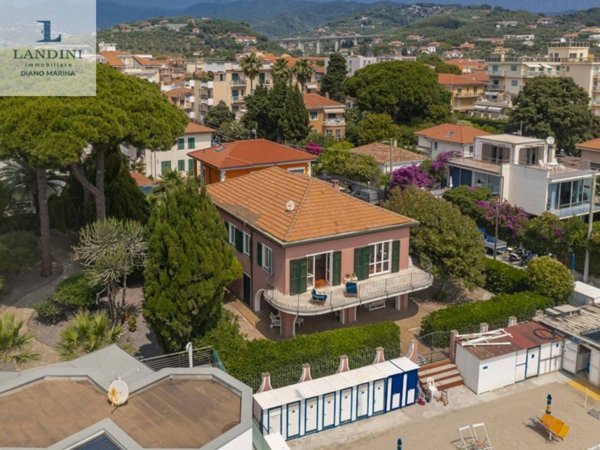 casa indipendente in vendita a Diano Marina