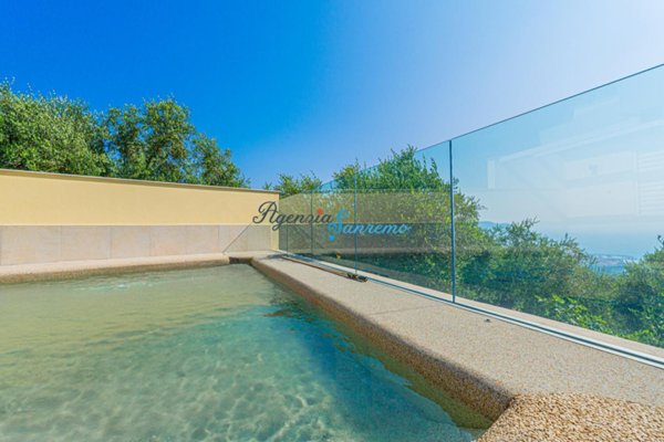 casa indipendente in vendita a Diano Marina in zona Gorleri