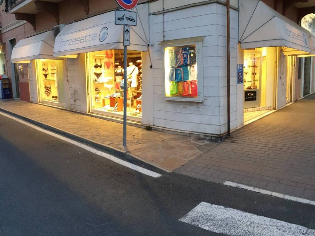 negozio in vendita a Diano Marina