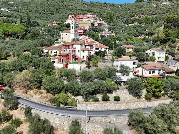 casa indipendente in vendita a Diano Marina