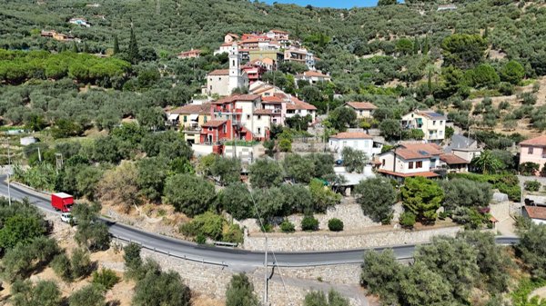 casa indipendente in vendita a Diano Marina