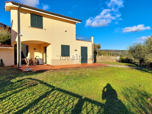 casa indipendente in vendita a Diano Marina in zona Muratori