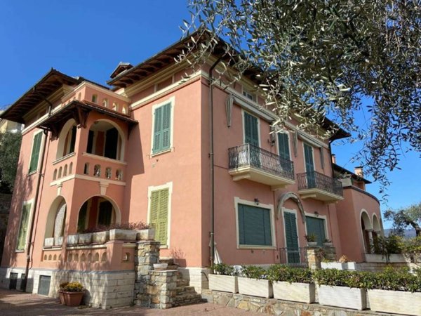 casa indipendente in vendita a Diano Marina