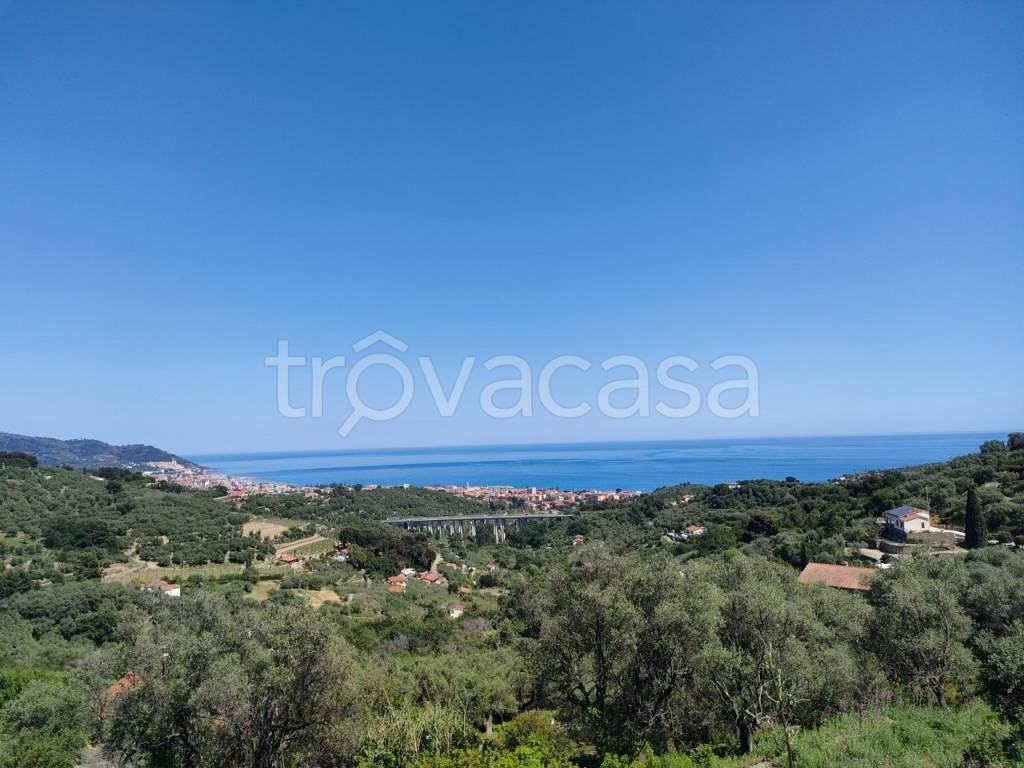 locale di sgombero in vendita a Diano Marina in zona Gorleri
