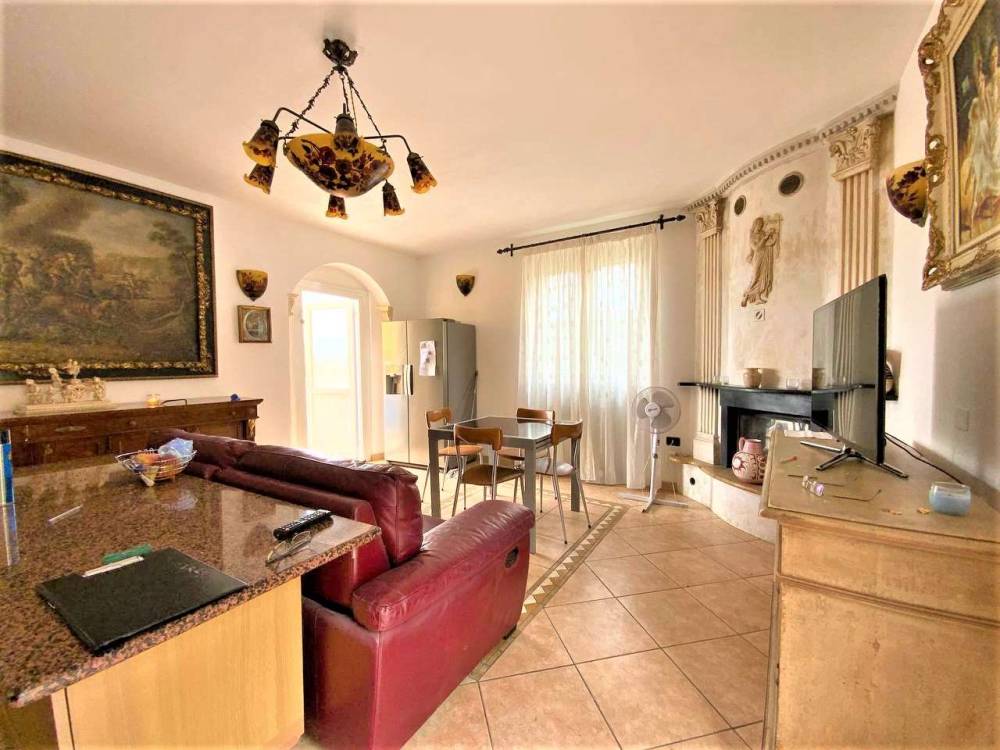 casa indipendente in vendita a Diano Marina in zona Serreta