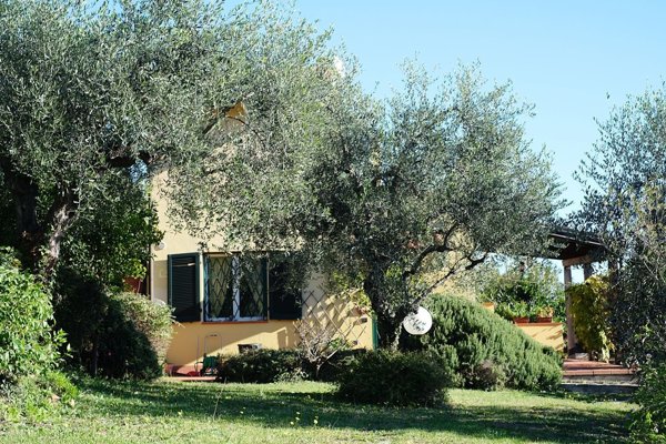 casa indipendente in vendita a Diano Marina in zona Muratori
