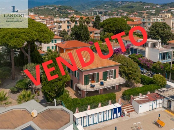casa indipendente in vendita a Diano Marina