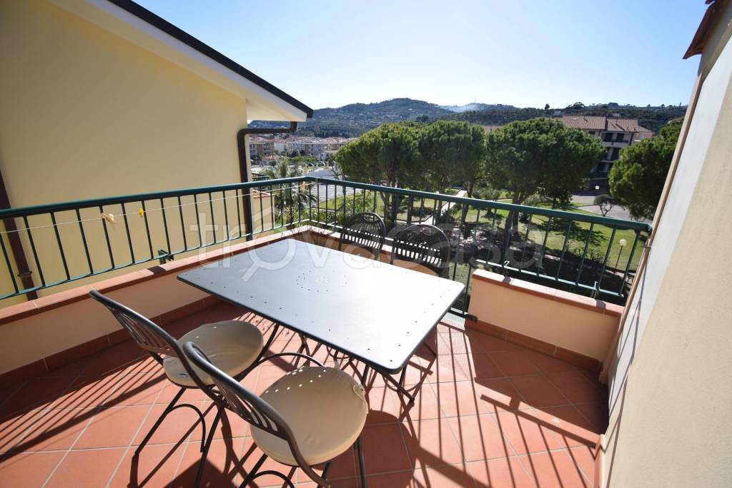 appartamento in vendita a Diano Marina in zona Calderina