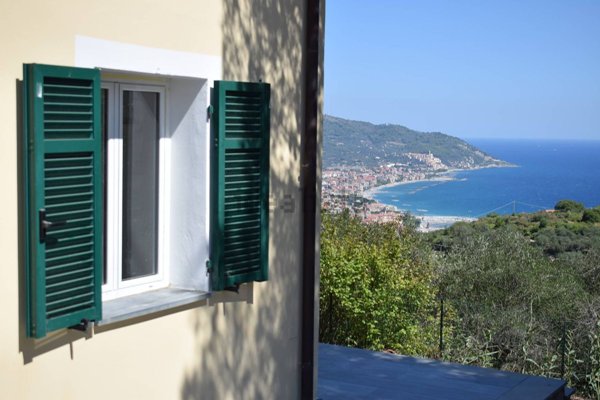 casa indipendente in vendita a Diano Marina in zona Gorleri