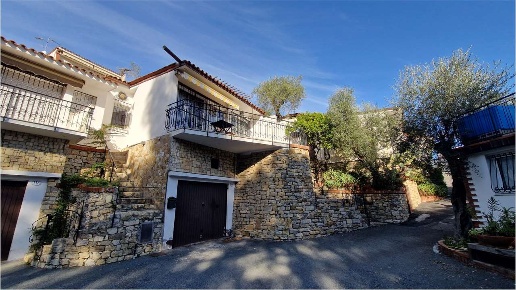 casa indipendente in vendita a Diano Marina