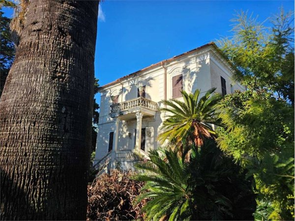 casa indipendente in vendita a Diano Marina