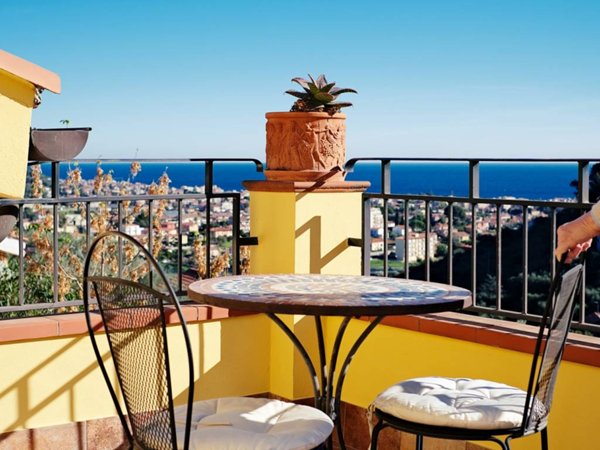 casa indipendente in vendita a Diano Marina in zona Muratori