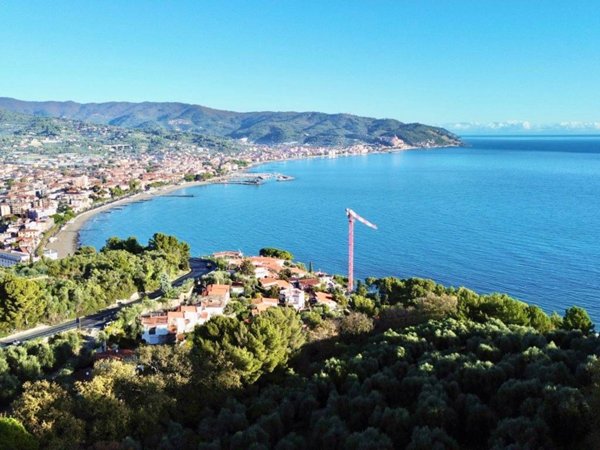 terreno edificabile in vendita a Diano Marina