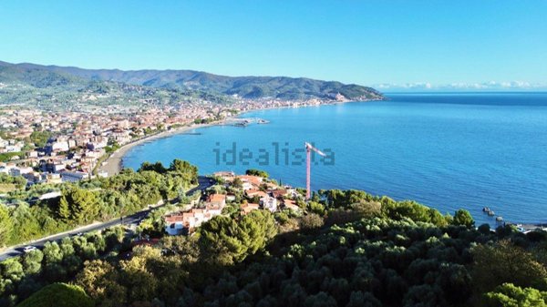 casa indipendente in vendita a Diano Marina