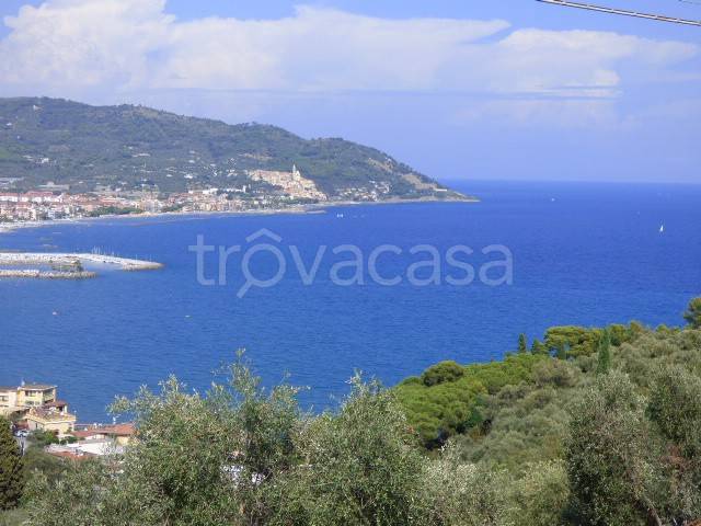 casa indipendente in vendita a Diano Marina