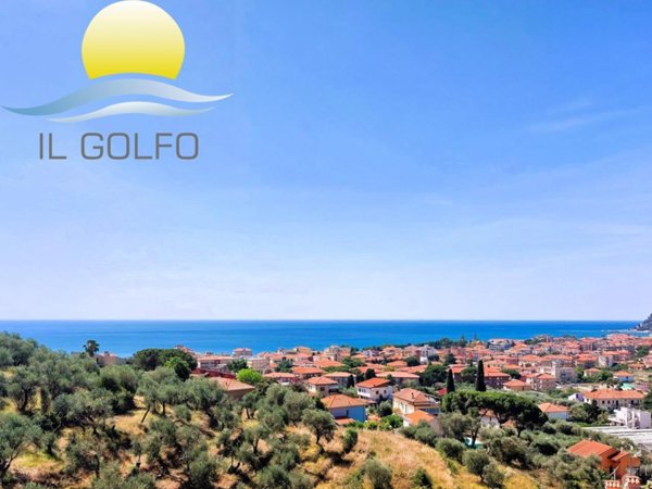 casa indipendente in vendita a Diano Marina