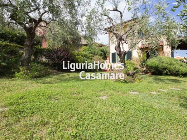 casa indipendente in vendita a Diano Marina in zona Muratori