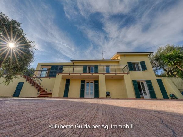 casa indipendente in vendita a Diano Marina
