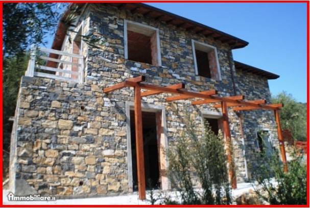 casa indipendente in vendita a Diano Marina