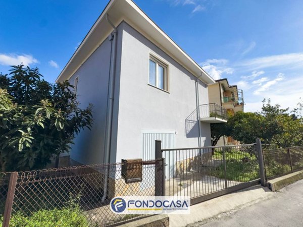 casa indipendente in vendita a Diano Marina