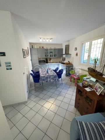 casa indipendente in vendita a Diano Marina in zona Muratori