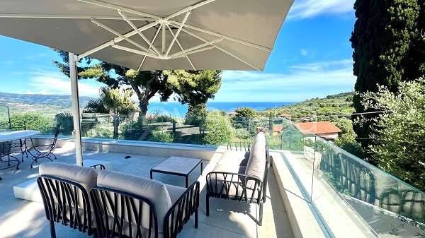 casa indipendente in vendita a Diano Marina