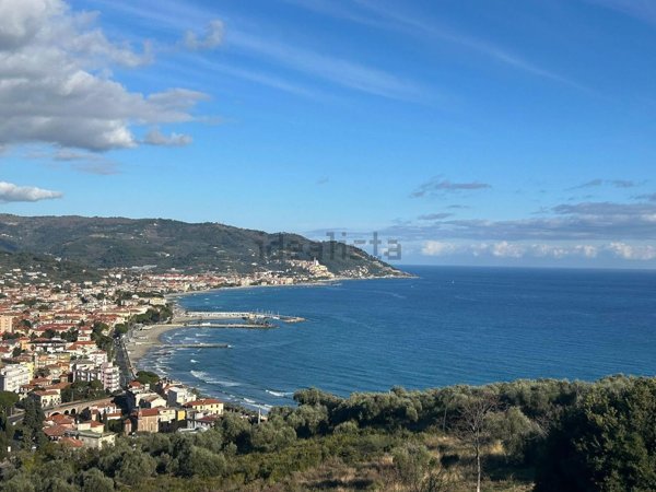 casa indipendente in vendita a Diano Marina