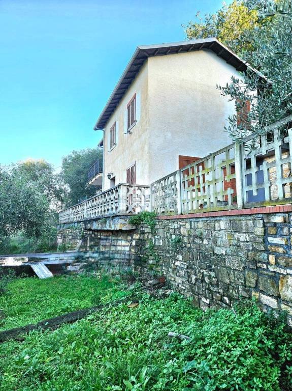 casa indipendente in vendita a Diano Marina