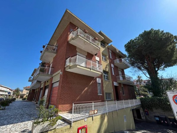 appartamento in vendita a Diano Marina in zona Calderina