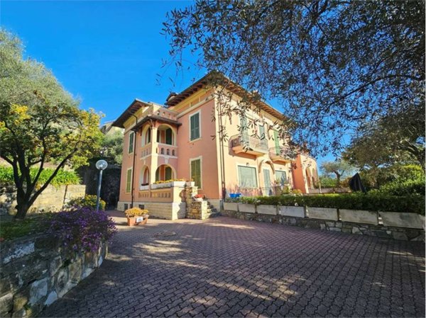 casa indipendente in vendita a Diano Marina