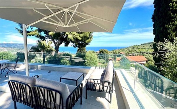 casa indipendente in vendita a Diano Marina in zona Gorleri