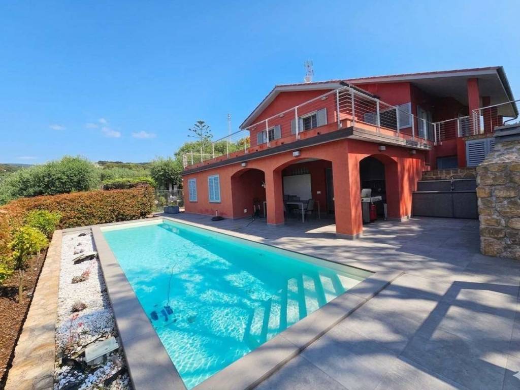 casa indipendente in vendita a Diano Marina in zona Calderina