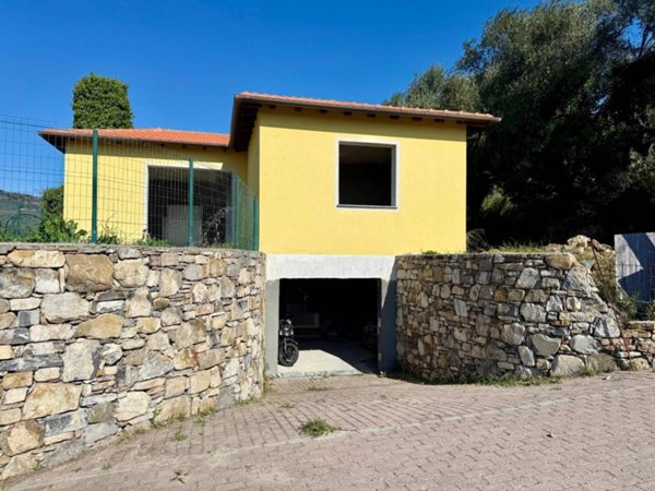 casa indipendente in vendita a Diano Marina